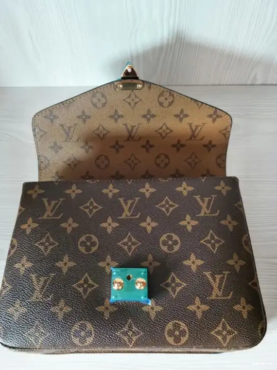 Louis POCHETTE Vuitton METIS 0427